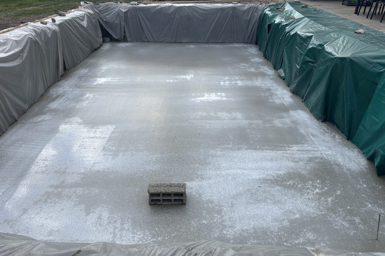 Fouille de piscine terminée et compactée à Brioux — Bilhaud & Fils
